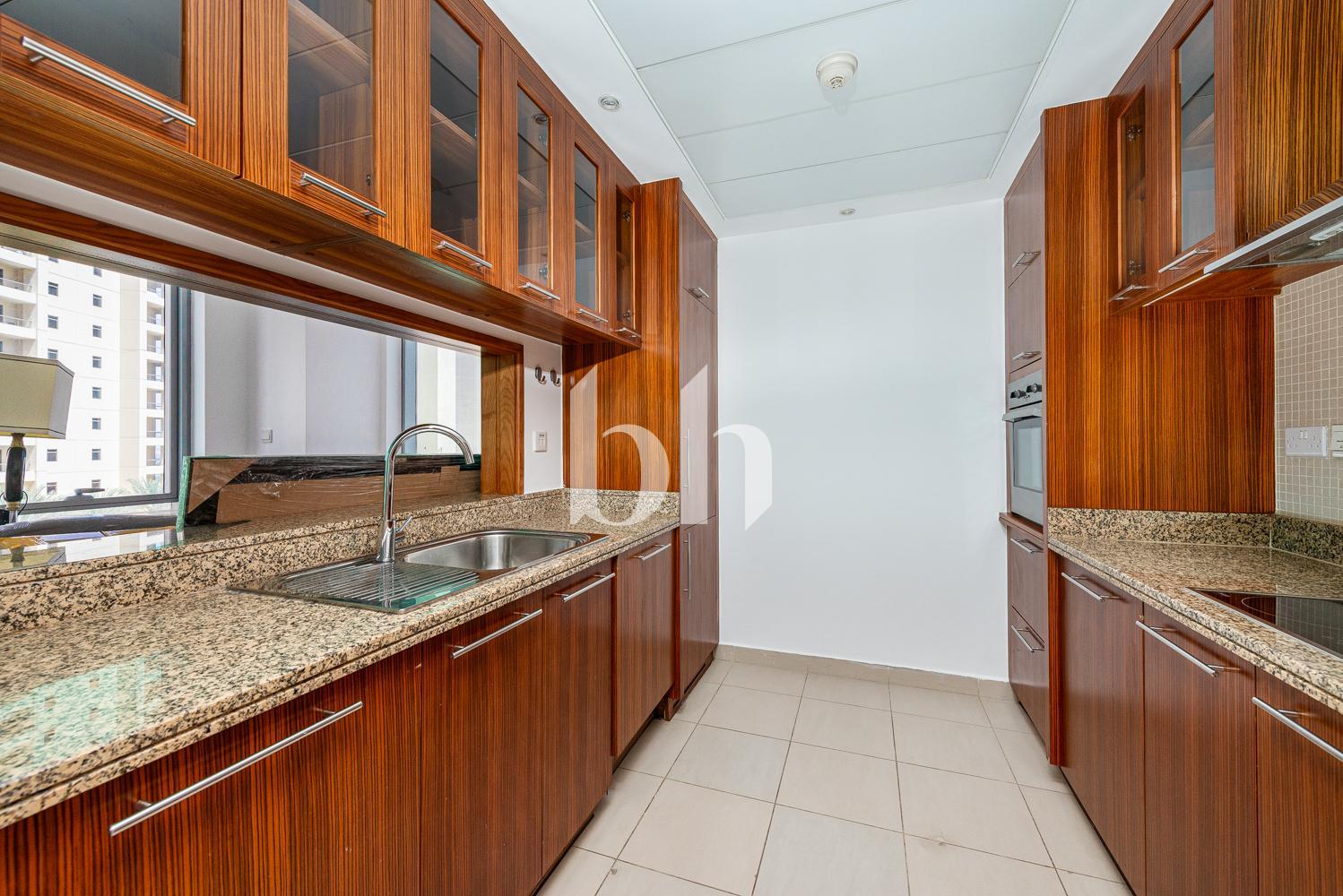 Shemara Tower — photograph 3