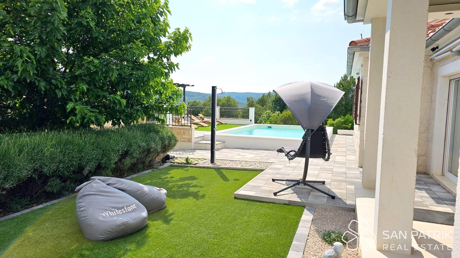 Dubrava Poolside Villa — photograph 4